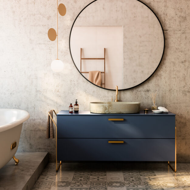 baño azul y dorado