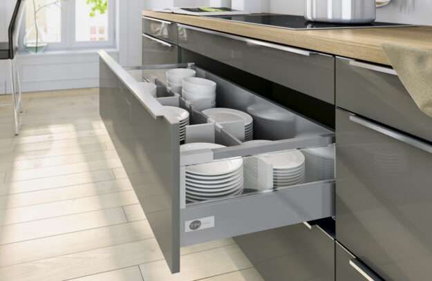 mueble de cocina lacado gris brillante
